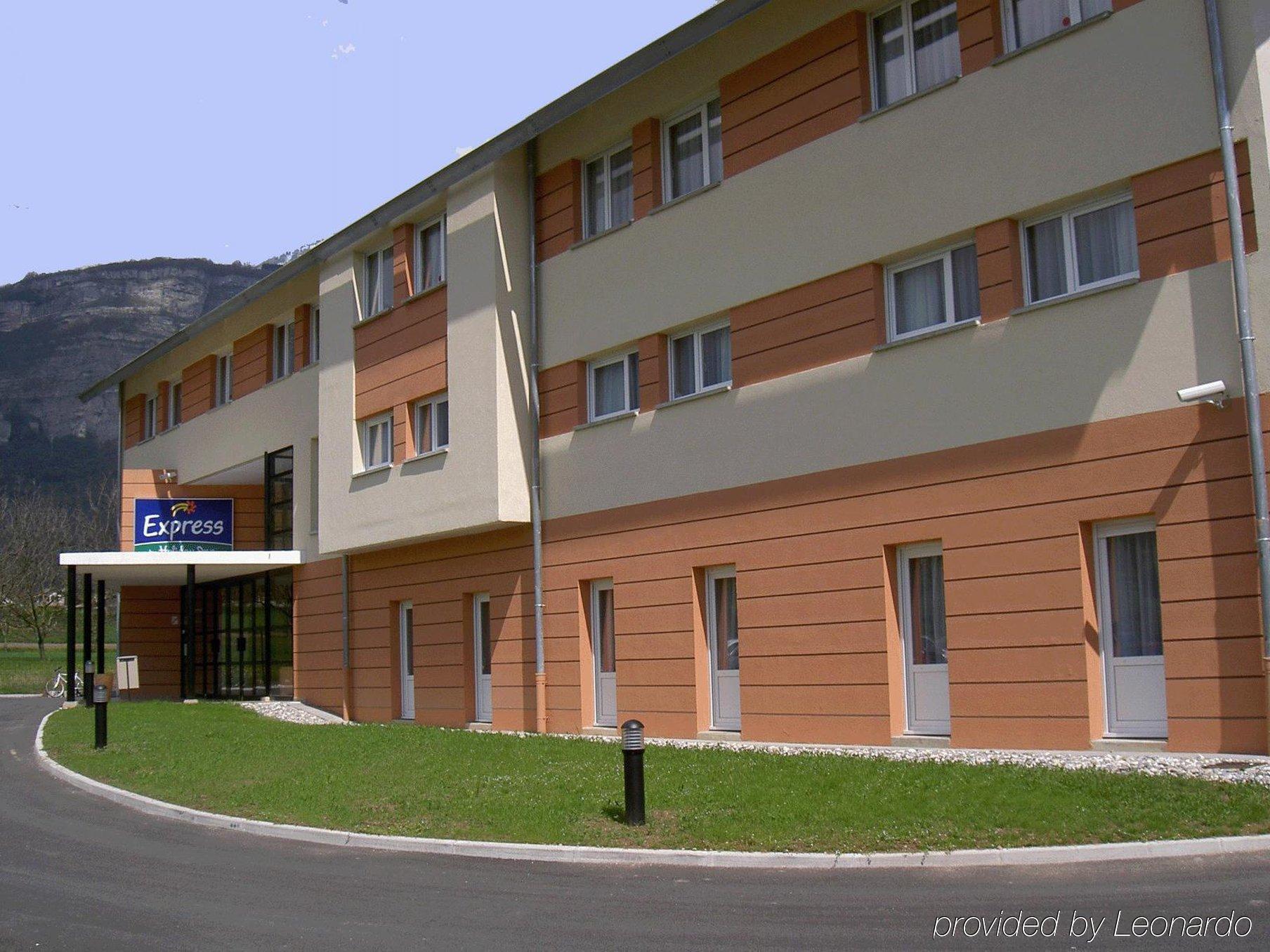Holiday Inn Express Grenoble-Bernin Exteriér fotografie